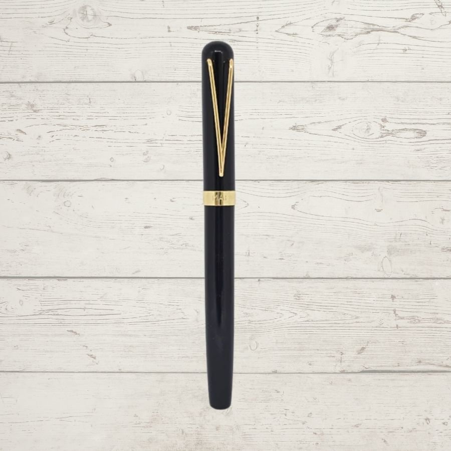 e2 black and gold roller pen 3