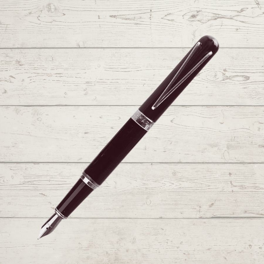 e3 brown and gold fountain pen 1